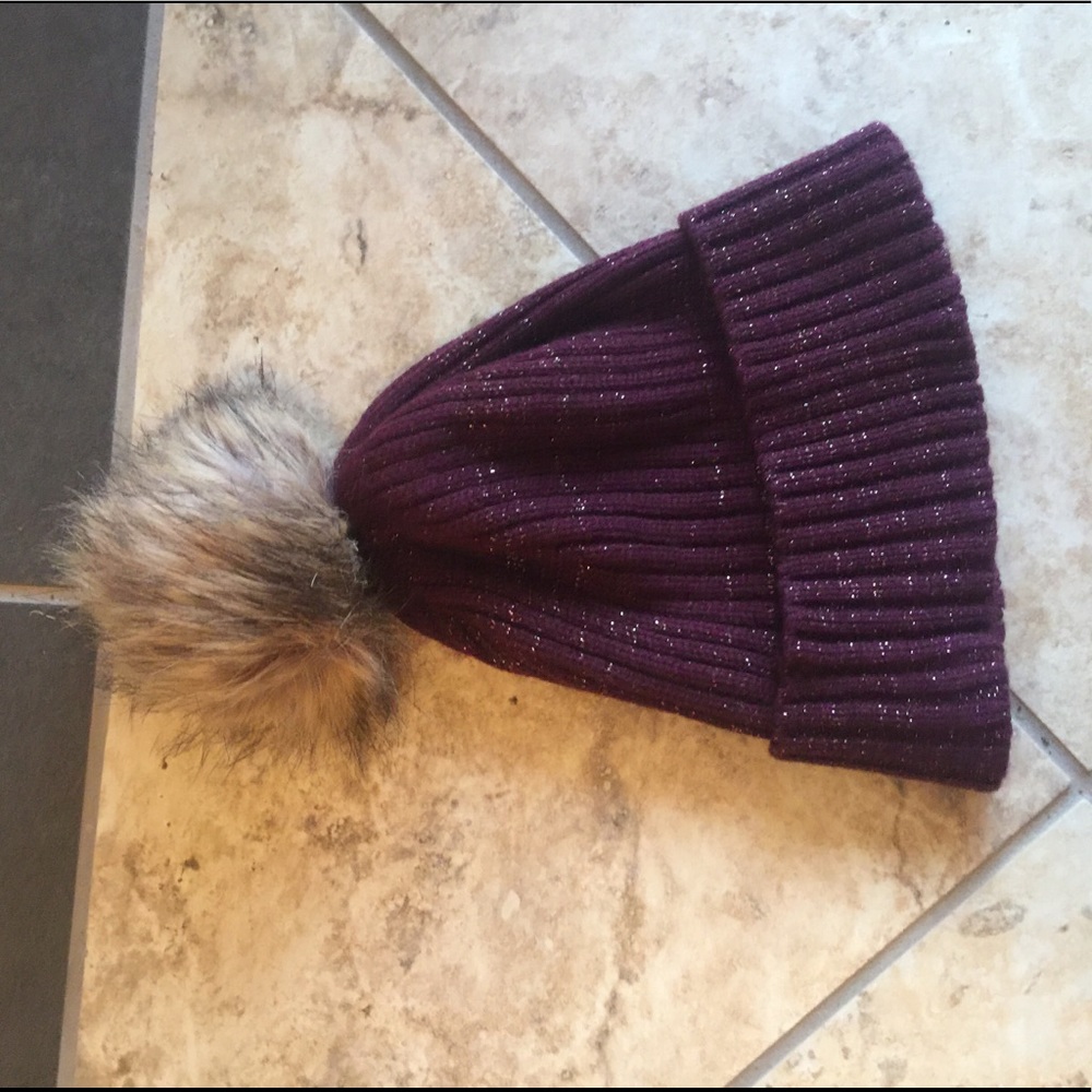 INC Women’s Winter Pom Hat - Picture 4 of 4